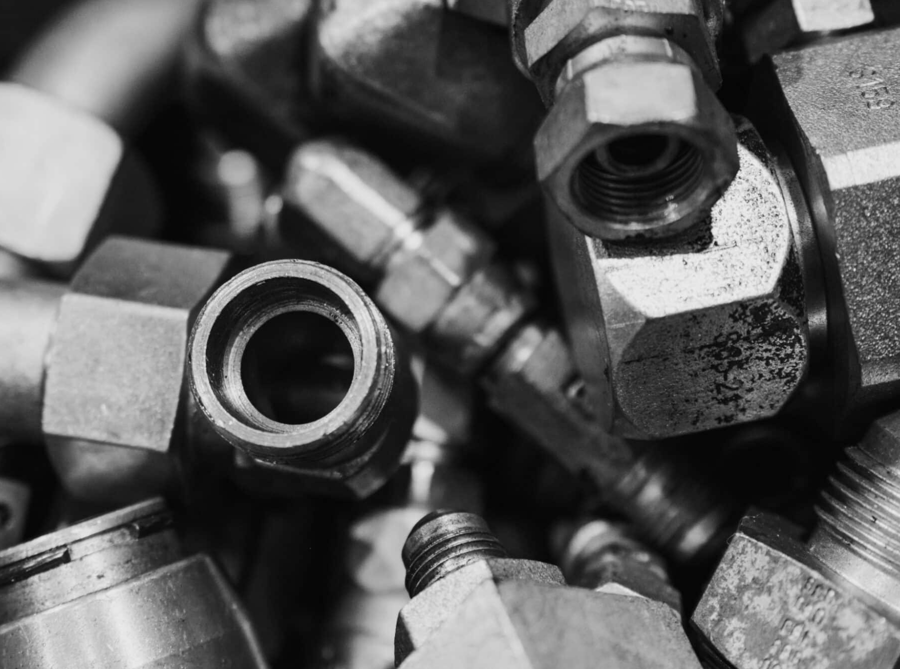 Hydrauliliitosten valintaopas: Tärkeimmät tekijät, jotka on hallittava nopeasti